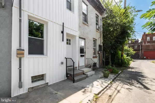 Philadelphia, PA 19133,2215 N MUTTER ST