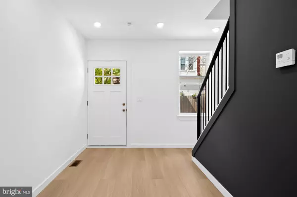 Philadelphia, PA 19133,2215 N MUTTER ST