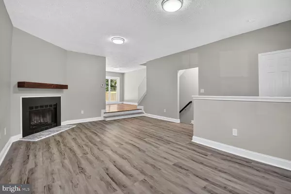 Gaithersburg, MD 20878,886 BAYRIDGE DR