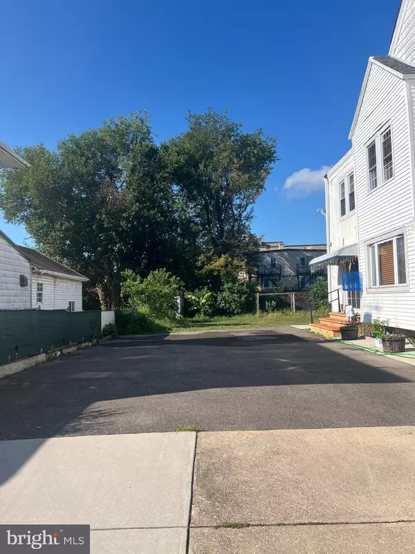 Philadelphia, PA 19120,330-32 E SANGER ST