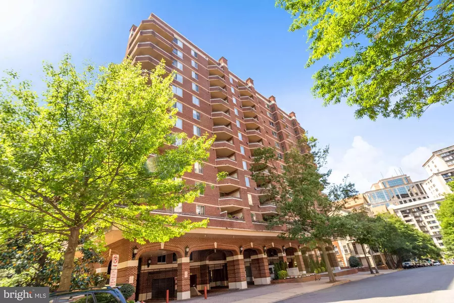 1276 N WAYNE ST #718, Arlington, VA 22201