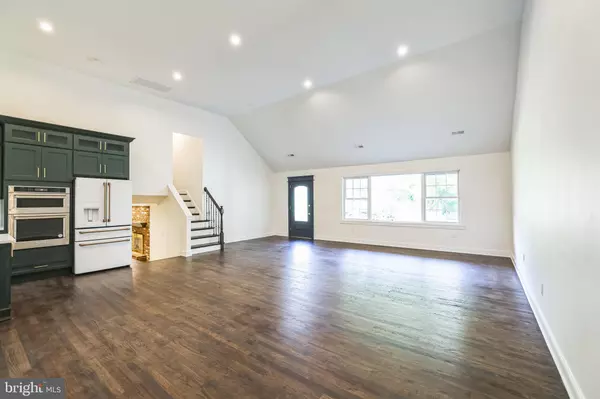 Doylestown, PA 18902,3775 BUCKINGHAM DR