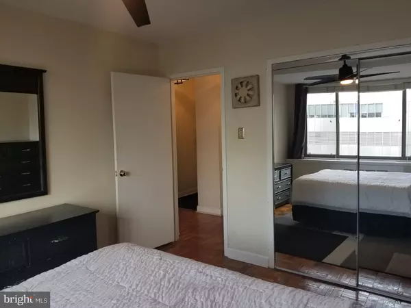Arlington, VA 22209,1121 ARLINGTON BLVD #328