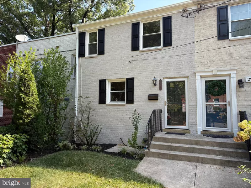 2933 LANDOVER ST, Alexandria, VA 22305