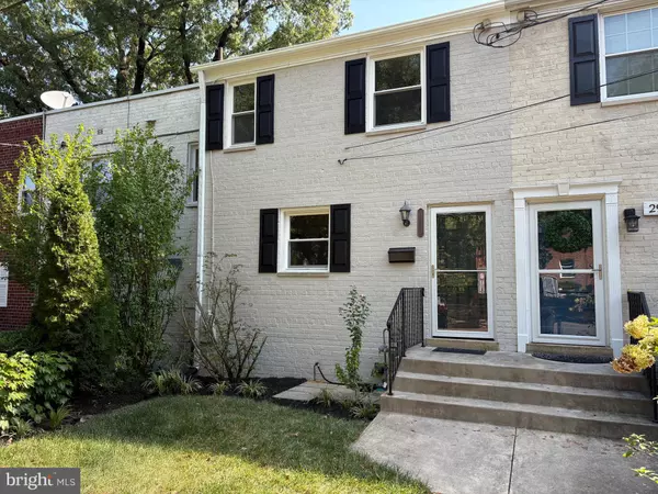 2933 LANDOVER ST, Alexandria, VA 22305