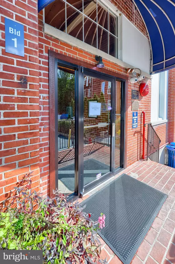 Lancaster, PA 17603,917 COLUMBIA AVE #233