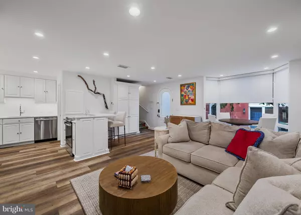 2027 CHANCELLOR ST, Philadelphia, PA 19103