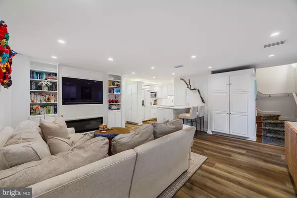 Philadelphia, PA 19103,2027 CHANCELLOR ST