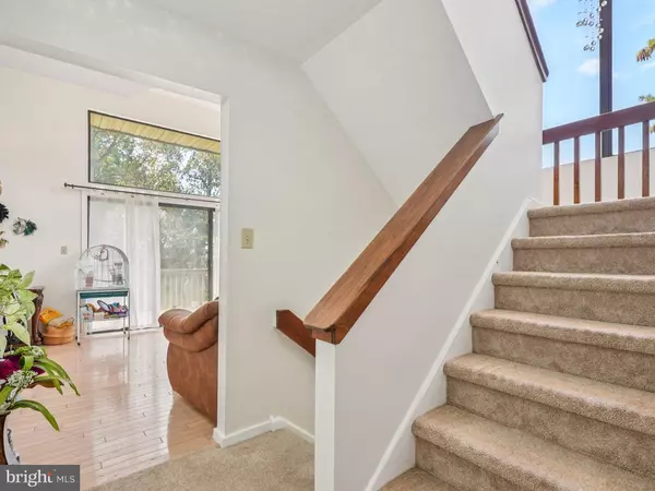West Chester, PA 19380,390 LYNETREE DR #8-D