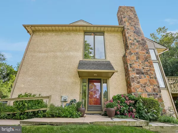 West Chester, PA 19380,390 LYNETREE DR #8-D