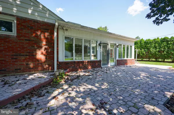 Akron, PA 17501,928 WALNUT ST
