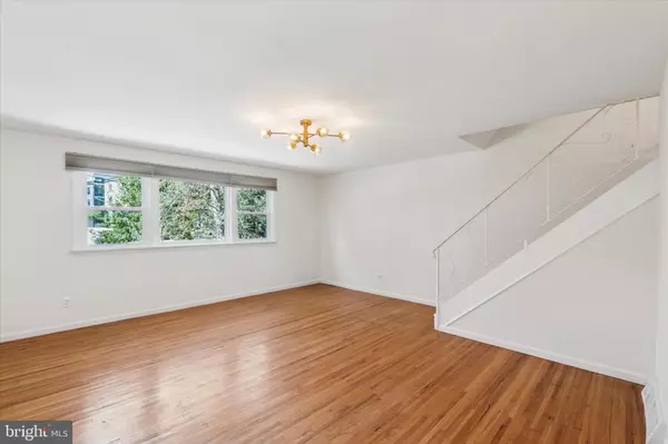 Philadelphia, PA 19128,7504 VALLEY AVE