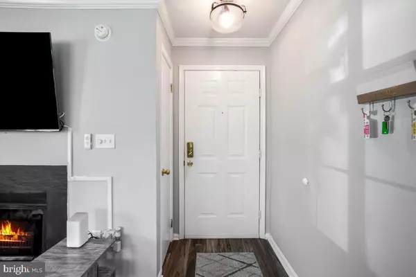 Laurel, MD 20707,14018 VISTA DR #52