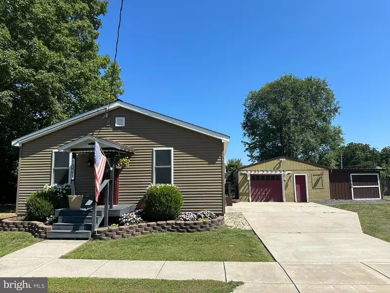 1321 W NORTH ST, Egg Harbor City, NJ 08215