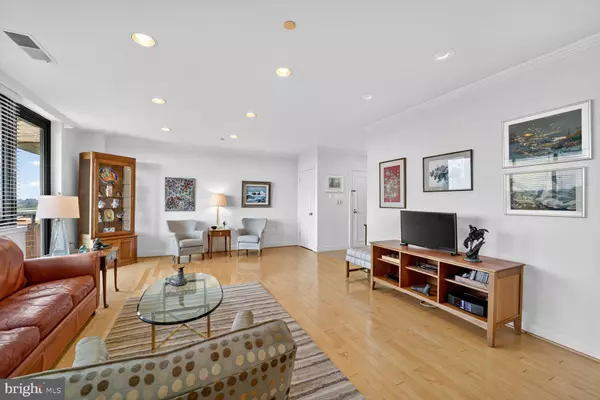 Chevy Chase, MD 20815,4550 N PARK AVE #1005