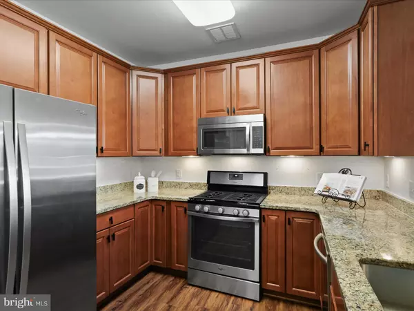 Manassas, VA 20110,9204 CHARLESTON DR #404