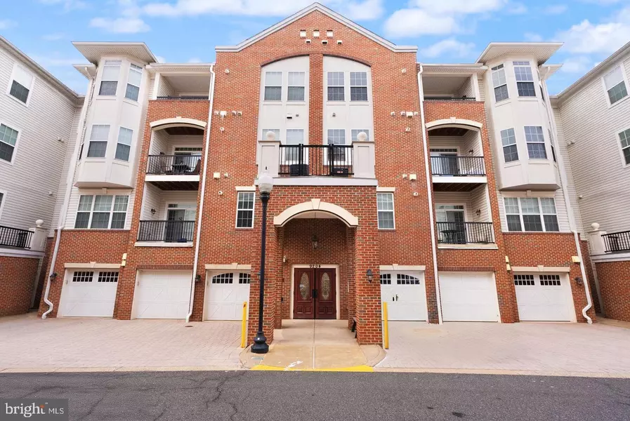 9204 CHARLESTON DR #404, Manassas, VA 20110