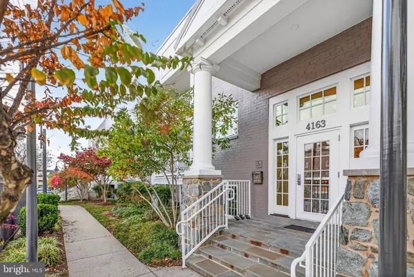 Arlington, VA 22204,4163 S FOUR MILE RUN DR #301