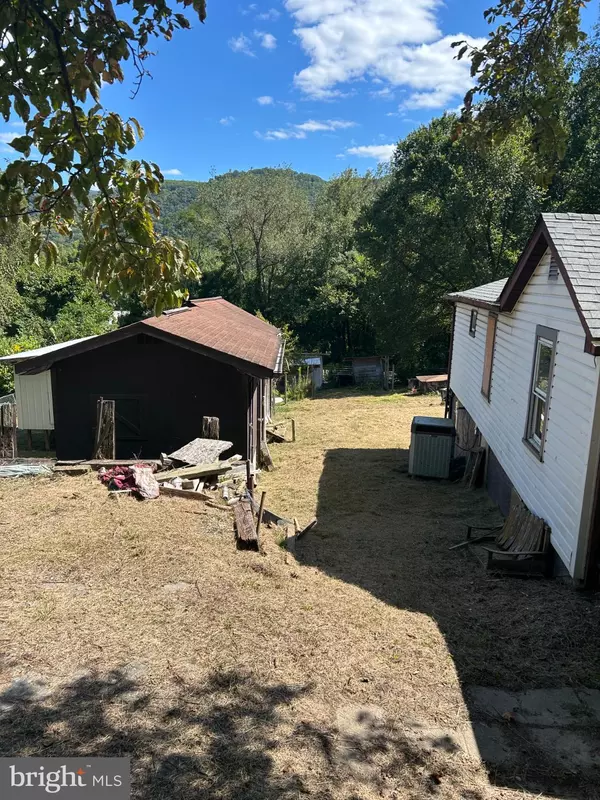 Big Stone Gap, VA 24219,2512 ORR ST