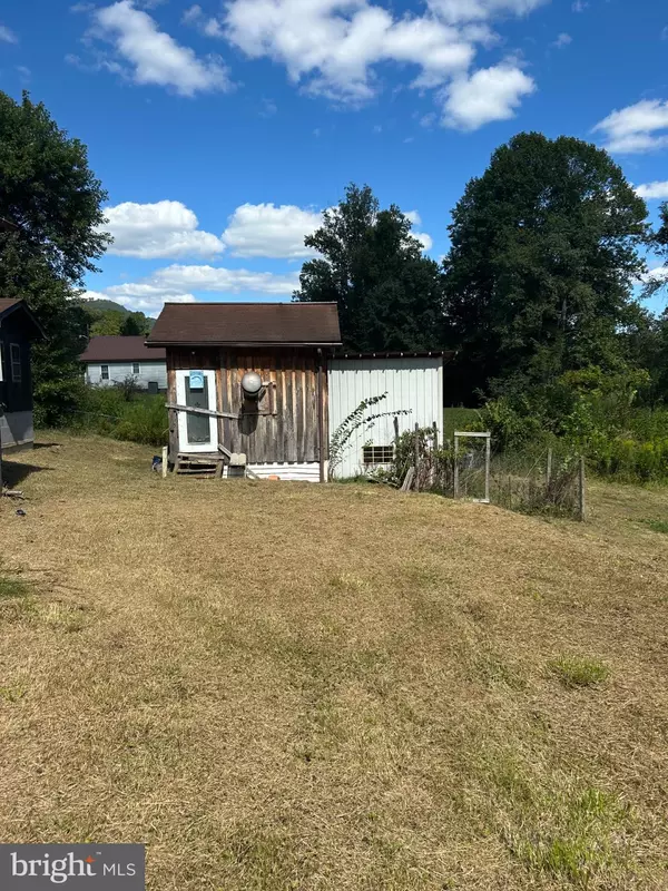 Big Stone Gap, VA 24219,2512 ORR ST