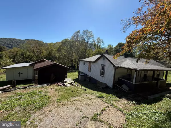 Big Stone Gap, VA 24219,2512 ORR ST