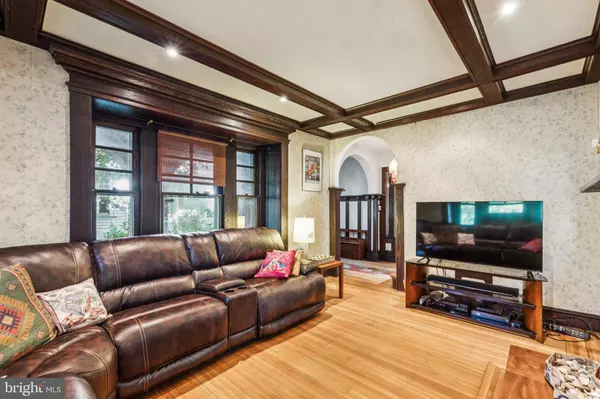 Philadelphia, PA 19119,7213 CRESHEIM RD