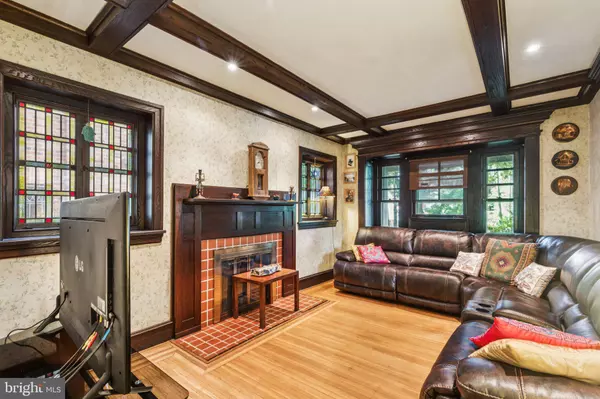 Philadelphia, PA 19119,7213 CRESHEIM RD