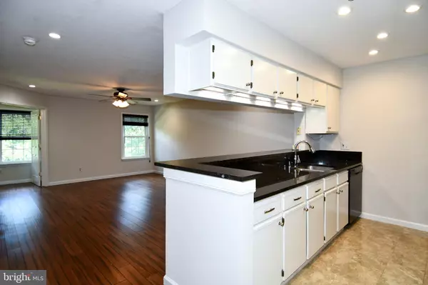 Alexandria, VA 22302,3315 WYNDHAM CIR #1223