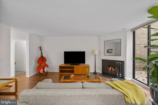 Reston, VA 20191,11648 IVYSTONE CT #1B2