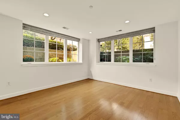 Washington, DC 20001,150 V ST NW #VL02