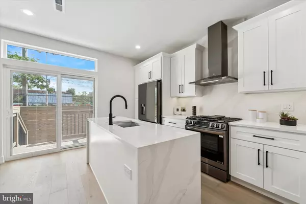 Philadelphia, PA 19125,2427 CORAL ST