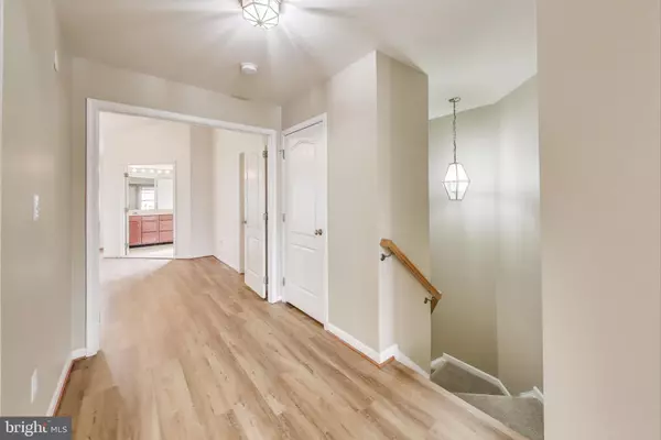 Ashburn, VA 20148,22514 AIRMONT WOODS TER