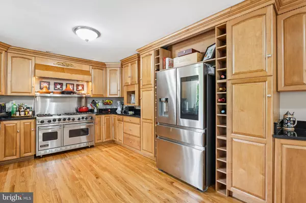 Falls Church, VA 22044,3110 JUNIPER LN