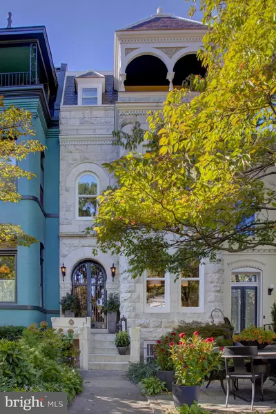 907 EAST CAPITOL ST SE, Washington, DC 20003