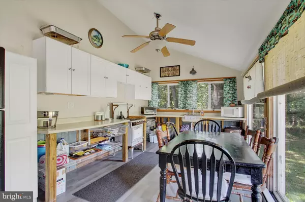 Abbottstown, PA 17301,723 N CREEK RD