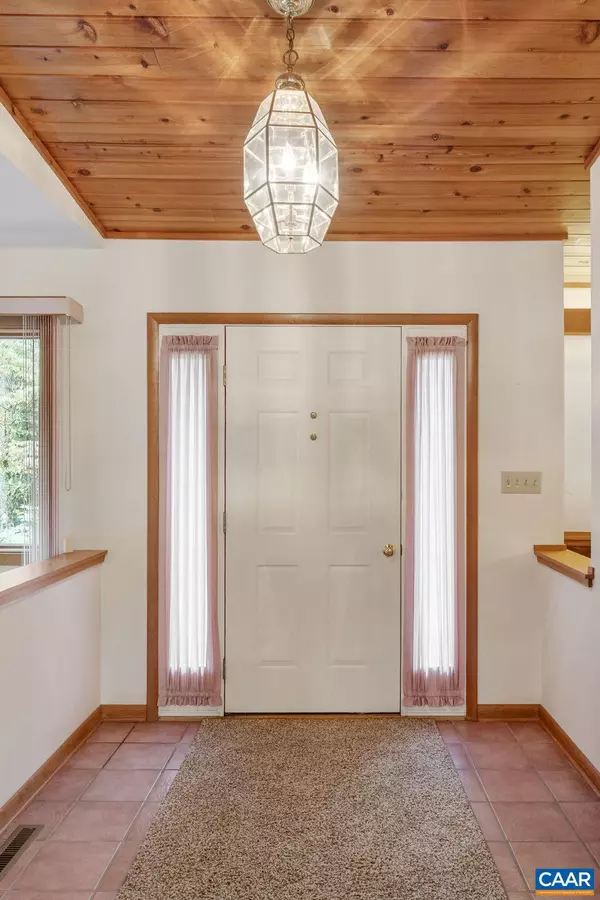 Scottsville, VA 24590,710 SHARPS CREEK RD