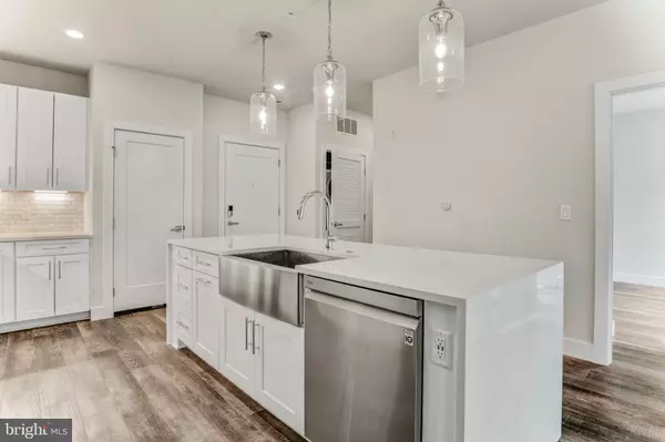 Mclean, VA 22102,1761 OLD MEADOW RD #209