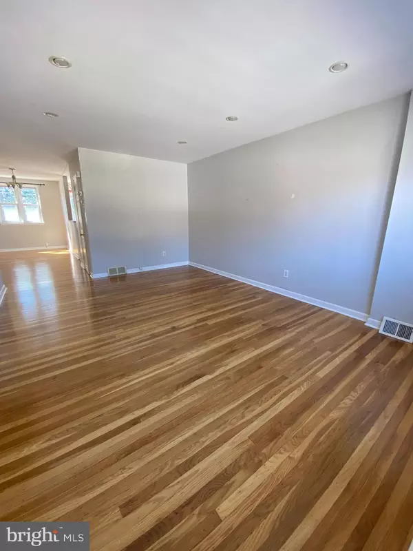 Philadelphia, PA 19128,210 ROCK ST