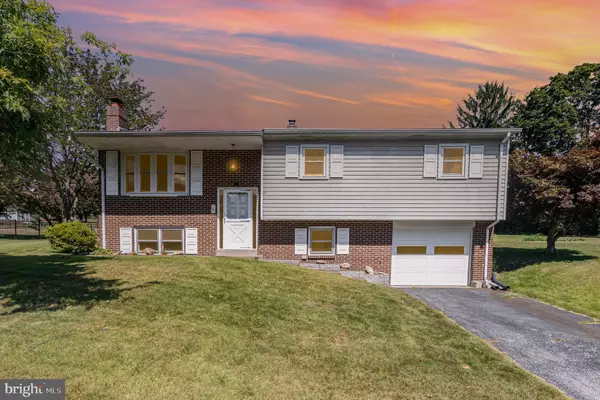 404 ERDMAN DR, Dauphin, PA 17018