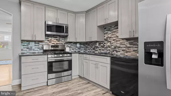 Philadelphia, PA 19154,3045 COMLY RD