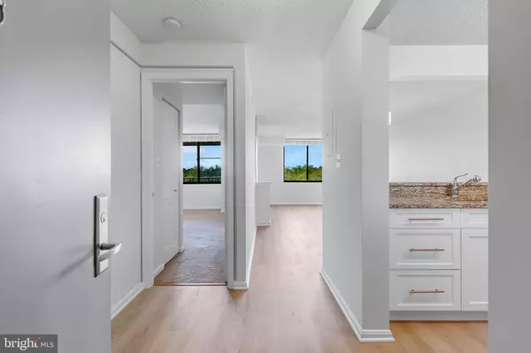 Rockville, MD 20852,10101 GROSVENOR PL #1519