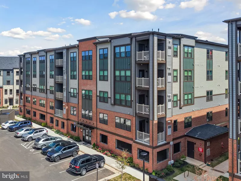 4395 PEACH LILY LN #311, Chantilly, VA 20151