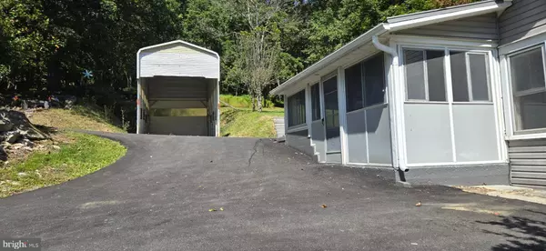 Blue Ridge Summit, PA 17214,15215 CHARMIAN RD