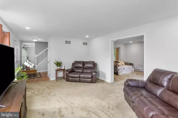 Chesterfield, NJ 08515,26 FENTON LN