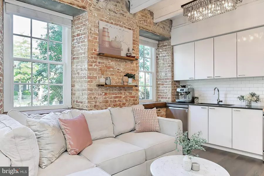 515 N WASHINGTON ST #103, Alexandria, VA 22314