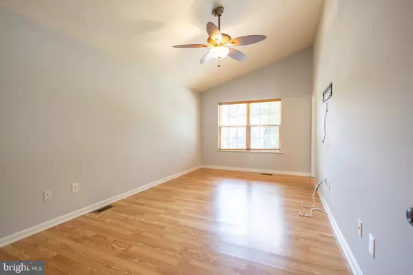 Edgewater, MD 21037,858 SELBY BLVD