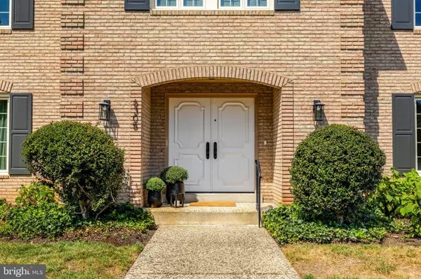 Mclean, VA 22101,6305 DUNAWAY CT