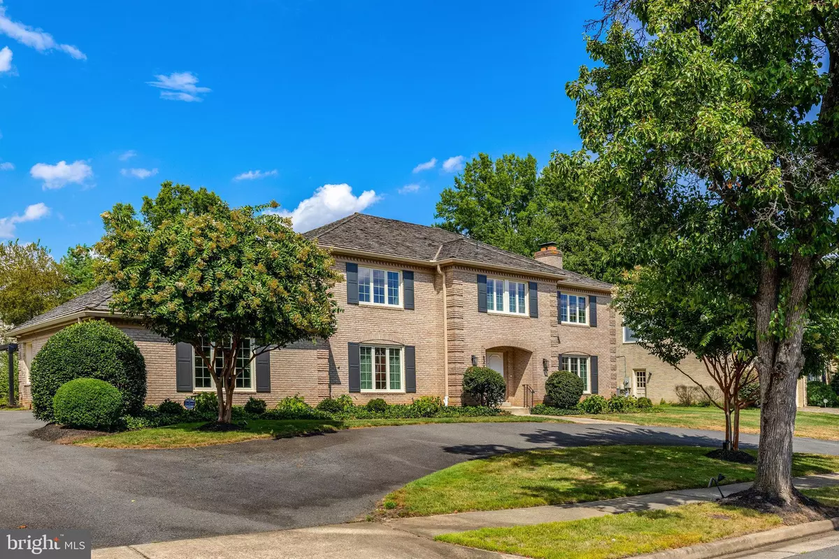 Mclean, VA 22101,6305 DUNAWAY CT