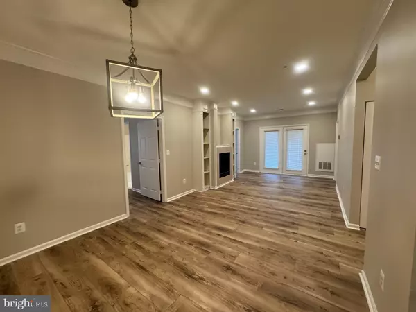 Alexandria, VA 22315,6535 GRANGE LN #202