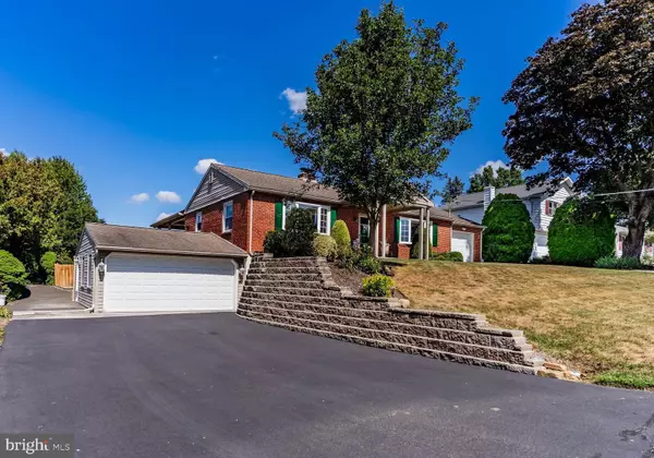 5112 RIDGEVIEW DR, Harrisburg, PA 17112